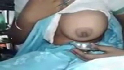 Paal Kudikum Sex Video - Manaivi mulaiyil paal vara vaikum aunty mulai paal videos - tamil big boobs