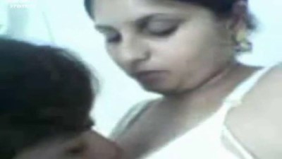 Periamma Sex Videos - Amma mulai sappi ool tamil amma magan sex video - tamil mom sex