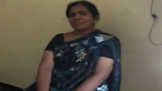 Tamil big mulai vaithu irukum aunty sex video - OolVeri