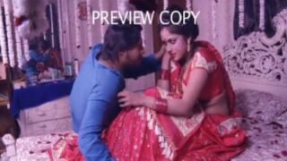 Muthal iravil manaivi mulai kuthi sappi ool seiyum tamil first night sex  video