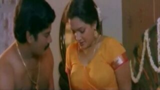 Tamilnadu Sex Videos First Night - Muthal iravil manaivi mulai kuthi sappi ool seiyum tamil first night sex  video