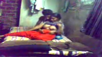 Village ilam aan manaiviyai oothu vinthu irakum sex capture