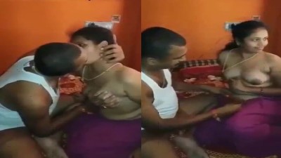 Paal Kudikum Sex Video - Nanban manaivi mulaiyil paal kudikum tamil illegal sex video - porn