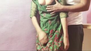 Chennai college 18yr teen girl sonthakaraga paiyanudan sex seikiral