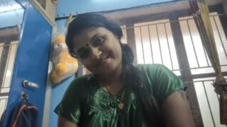 Kerala housewife soothai thadavi seriya ool panum kathalan