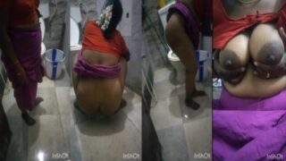 Chennai mature aunty bathroom poitu karupu mulai kaatugiral